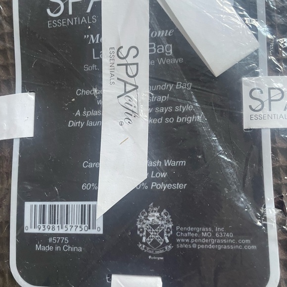 NWT spa essentials laundry bag - Picture 4 of 4